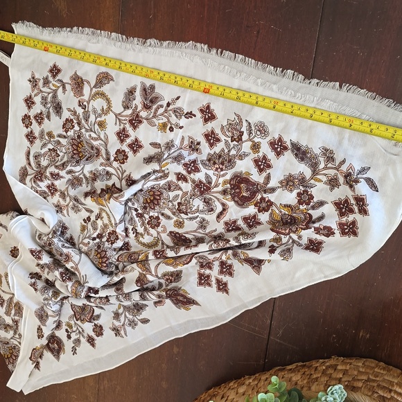 Loft Scarf - Picture 5 of 5